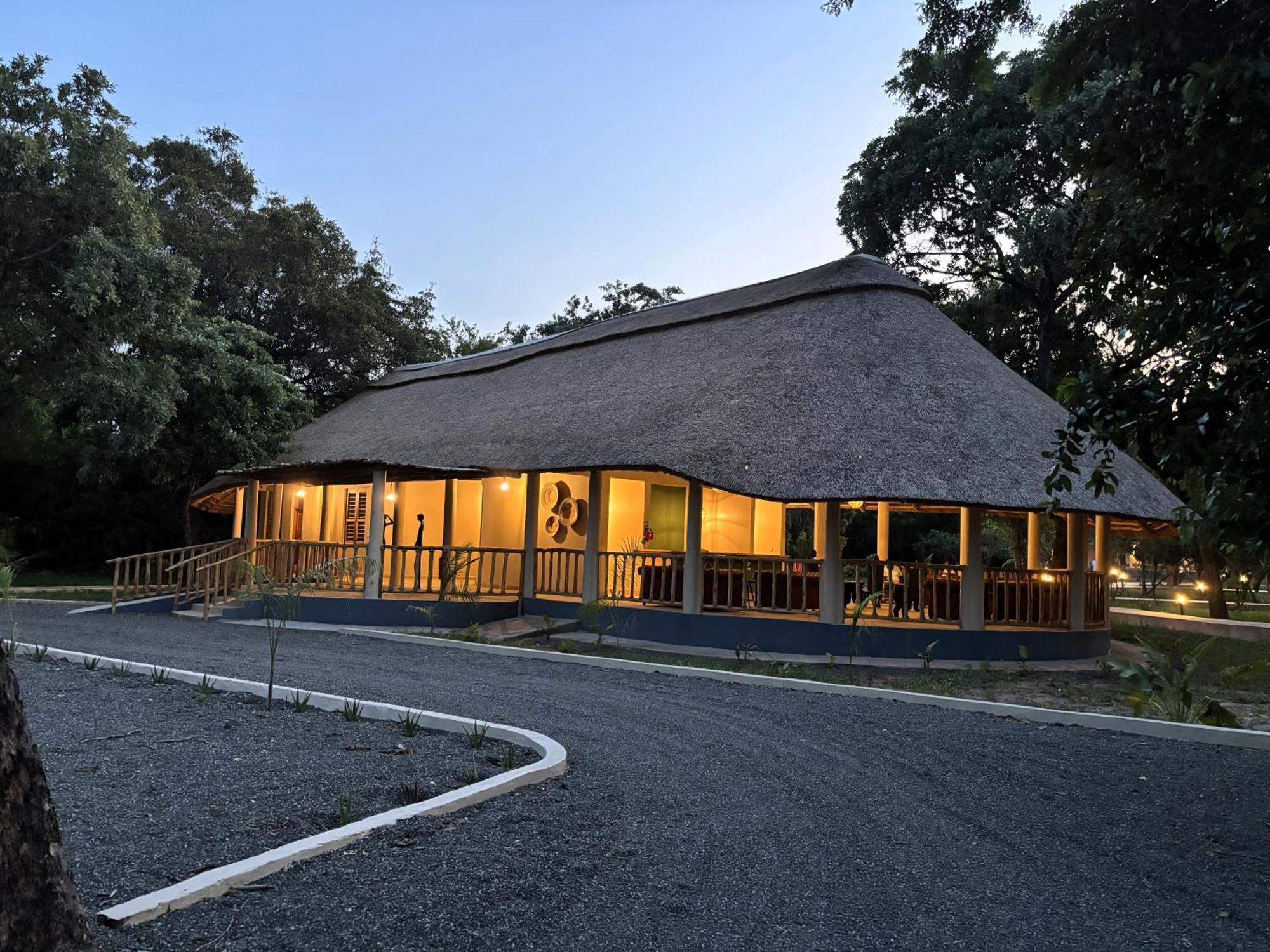 Africa Safari Nyerere Villa Kwangwazi Exteriör bild